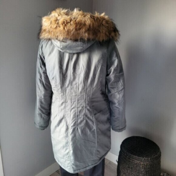 Ricki’s Faux Fur Winter Parka NWT Sz Lrg - Picture 8 of 13